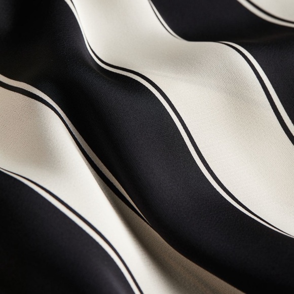 H&M satin wrap dress size L - Picture 2 of 4